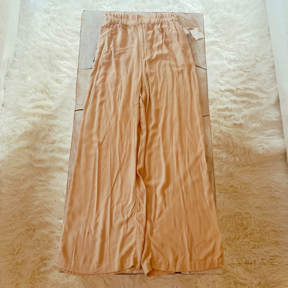 NWT FOREVER 21 WIDE LEG RESORT PANTS 💚🩵